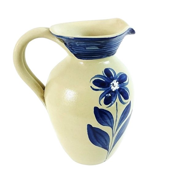Pitcher Williamsburg Salt Glazed Pottery Blue Floral Blue Rimmed Lip WPF 2001 - Picture 5 of 9